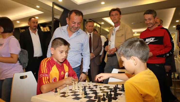 Tanju Özcan'dan Öğrencilere 6 Etüt Merkezi Daha