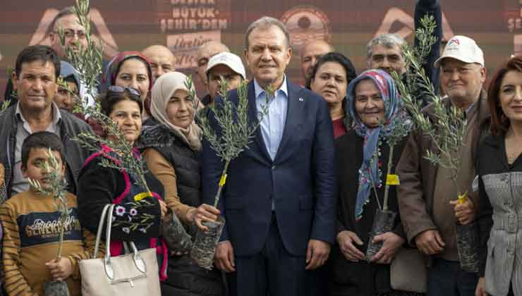 Vahap Seçer'den Üreticilere Fidan ve Makine Desteği