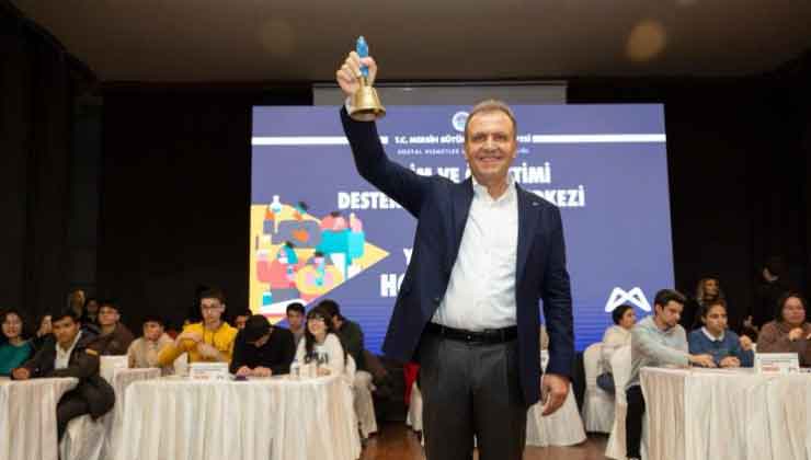 Vahap Seçer, Öğrencilerin Heyecanına Ortak Oldu