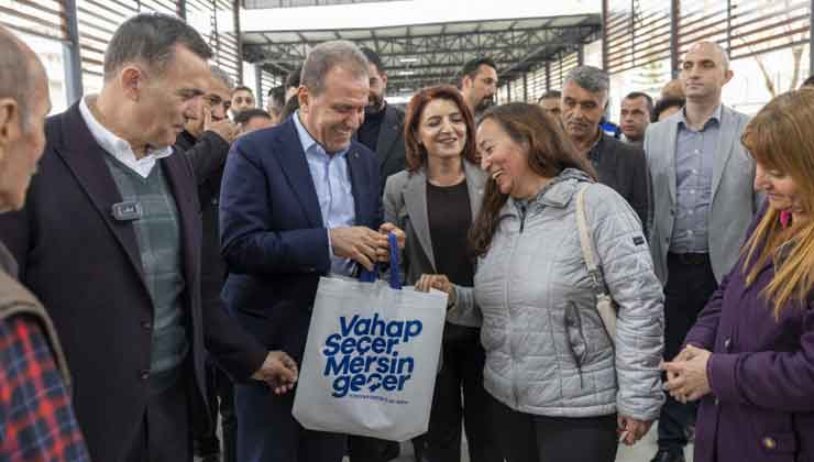 Vahap Seçer, Kapalı Pazar Yerini Ziyaret Etti