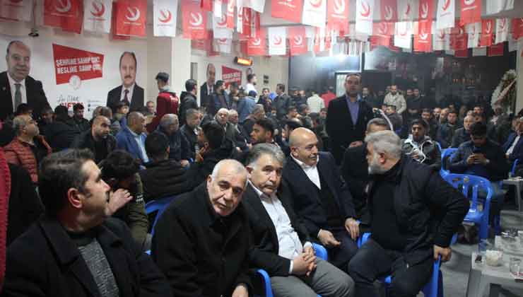 HER GÜN BİNLERCE KİŞİ SEÇİM BÜROSUNA GELEREK DESTEK VERİYOR
Nihat Çiftçi’nin Karaköprü’deki seçim ofisi uzun araç kuyrukları ile adeta bir miting havasında yoğun katılımla ile ziyaretçilerini kabul ediyor.
Gün içinde gerek esnaf gerek vatandaş gerek ise ev toplantılarını sürdüren Başkan Aday Nihat Çiftçi, Akşam Seçim bürosunda kendisine ve Yeniden Refah Partisi’ne gönül verenler ile bir araya geliyor.
Dün akşamda Yeniden Refah Partisi Karaköprü Belediye meclis üyesi adayı Halil Kızılelma ve dostlarının yoğun katılım ile geldiği Seçim bürosunda Yeniden Refah Partisine katılanlara rozetini kendi elleri ile taktı.