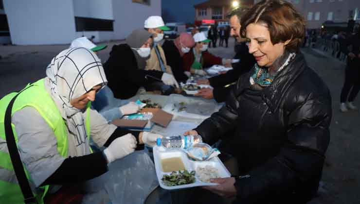 Ayşe Ünlüce, Vatandaşlarla Bir Araya Geldi