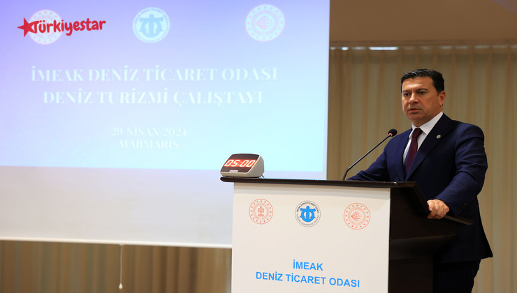 Muğla Büyükşehir Belediye Başkanı Ahmet Aras, Marmaris’te düzenlenen ‘Deniz Turizmi’ çalıştayına katıldı.