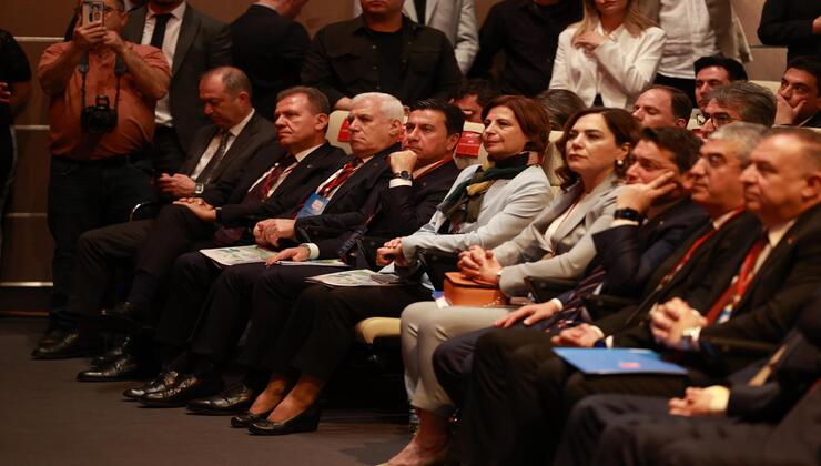Muğla Büyükşehir Belediye Başkanı Ahmet Aras CHP Yerel Yönetimler Çalıştayı’na katıldı.