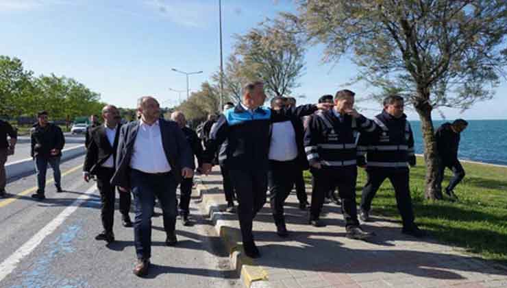 Başkan Çalık Gürpınar Sahili Düzenliyor