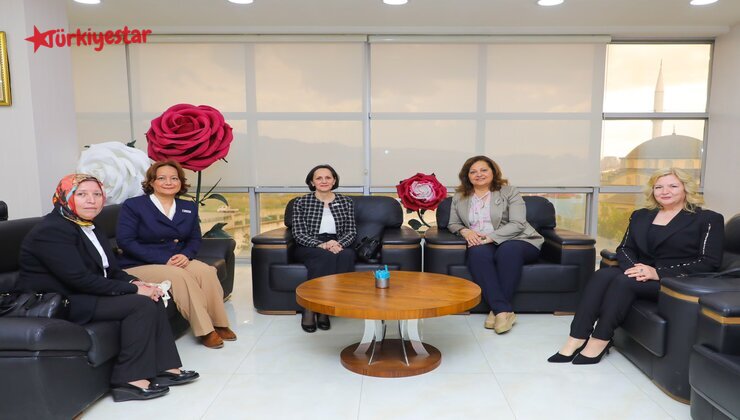 Afyonkarahisar Belediye Başkanı Burcu Köksal, Afyonkarahisar'ın girişimci kadınlarını kabul etti.