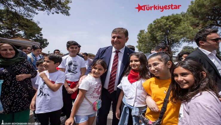 İzmir Büyükşehir Belediye Başkanı Dr. Cemil Tugay, 23 Nisan Ulusal Egemenlik ve Çocuk Bayramı nedeniyle Kültürpark’ta düzenlenen Çocuk Şenliği’ne katıldı.