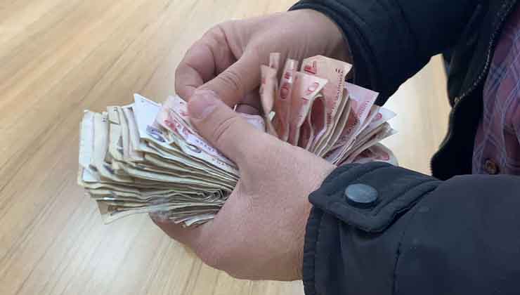 Dilencinin Üzerinden 21 Bin Lira Çıktı