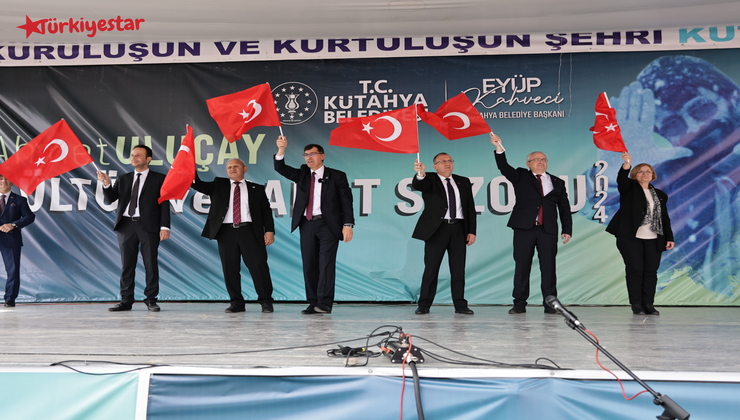 Kütahya Belediyesi tarafından 23 Nisan Ulusal Egemenlik ve Çocuk Bayramı nedeniyle düzenlenen etkinliklerde çocuklar, bayram coşkusunu doyasıya yaşadı.
