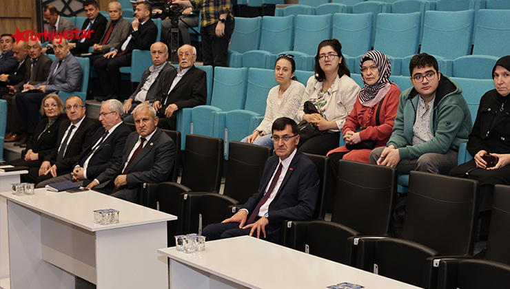 Kütahya Belediye Başkanı Eyüp Kahveci, her hafta cuma günleri yapılan Halk Günü Toplantısında vatandaşlarla bir araya geldi.