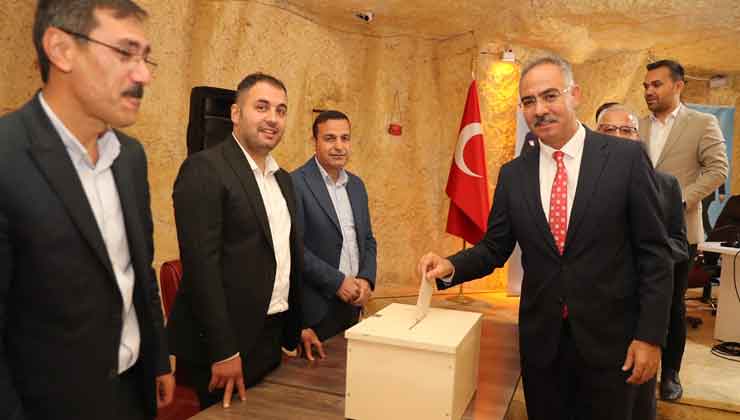 Eyyübiye Belediyesi'nde İlk Toplantı Yapıldı