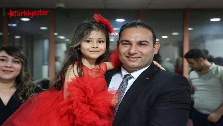 Kilis Belediye Başkanı Av. Hakan Bilecen Ze-Ka Küpü Kreş ve Gündüz Bakımevi öğretmenleri ve öğrencilerinin düzenlemiş olduğu 23 Nisan Ulusal Egemenlik ve Çocuk Bayramı etkinliğine katıldı.