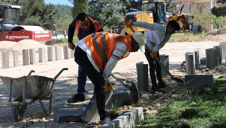 Karaköprü’ye Konforlu Yollar Kazandırılıyor