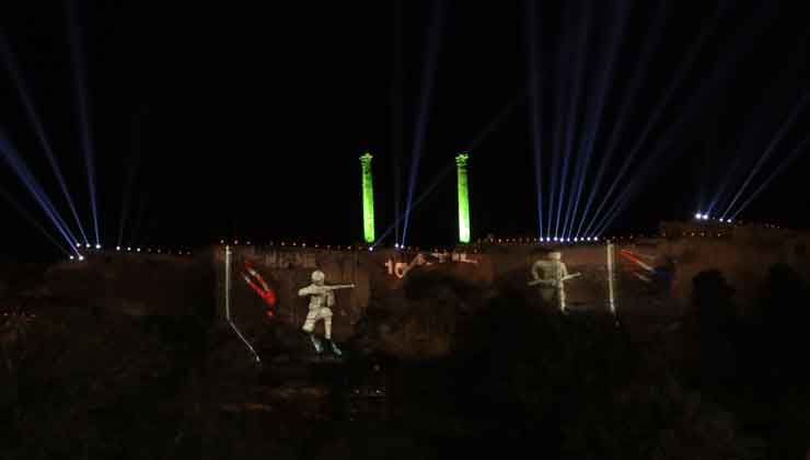 Tarihi Urfa Kalesi'nde Işıklı Gösteri
