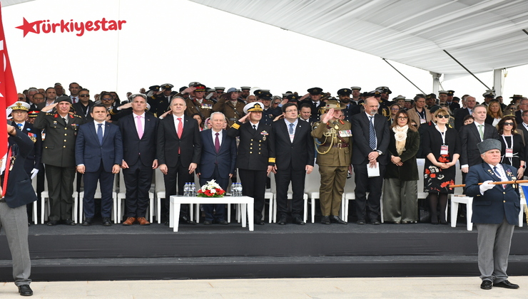Çanakkale Kara Savaşlarının 109. yıl dönümünde Şehitler Abidesi'nde düzenlenen törende şehitler ve hayatını kaybeden yabancı askerler anıldı. 