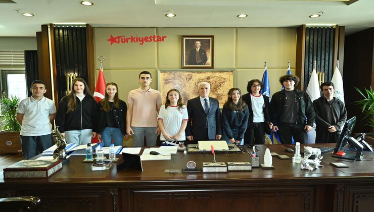 Bursa Büyükşehir Belediyesi YKS serüveninde ücretsiz olarak deneme sınavı düzenledi.