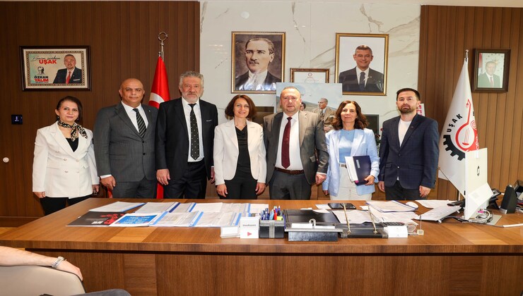 Uşak Belediye Başkanı Özkan Yalım'dan memurlara müjde.