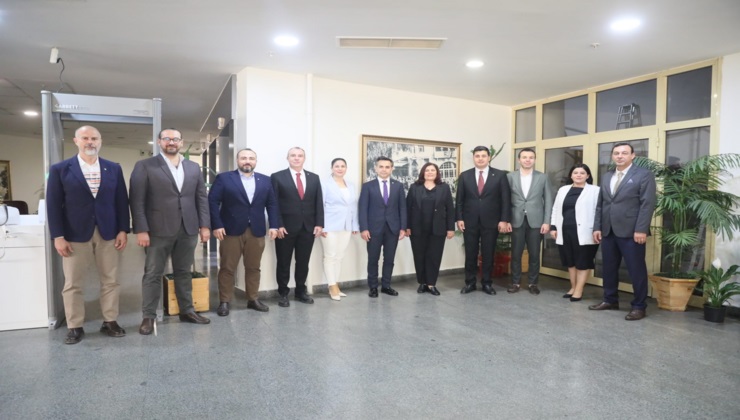 Aydın Sanayi Odası Başkanı ve yönetim kurulu üyeleri, Başkan Çerçioğlu'na ziyarette bulundu.