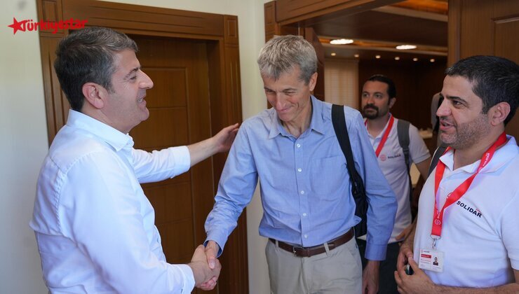 Adıyaman Belediye Başkanı Abdurrahman Tutdere, İsviçre İnsani Yardım Merkezi Solidar Suisse ve dayanışma ağı Swiss Solidarity üyeleriyle 1 Haziran'da kentte başlatılacak proje kapsamında bir araya geldi.