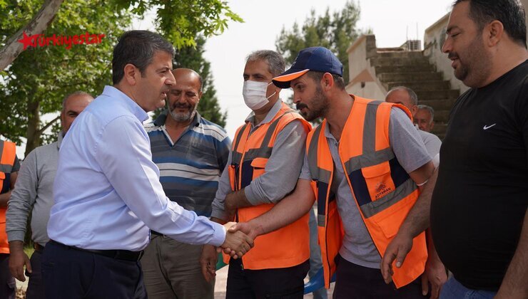 Adıyaman Belediye Başkanı Abdurrahman Tutdere, 1 Mayıs İşçi Bayramı dolayısıyla emeğin kıymetini bir kez daha vurgulayarak, belediyenin temizlik personelini ziyaret etti.