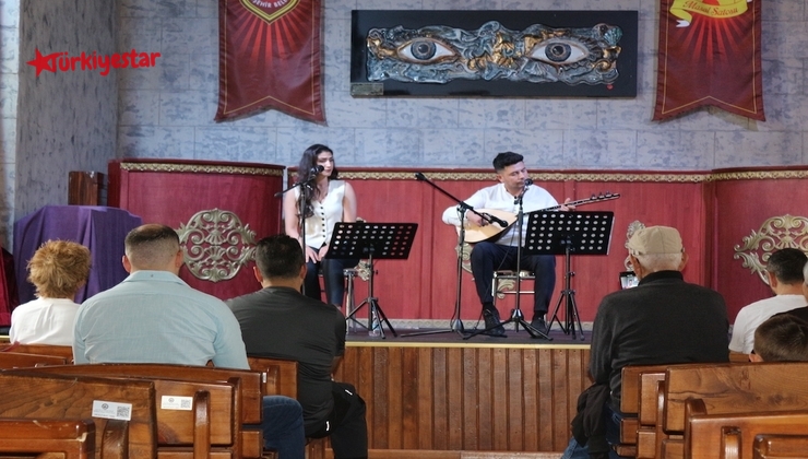 Masal Şatosu’nun geleneksel hale gelen etkinliklerinden biri olan ve farklı müzik türlerinin tanıtıldığı “Şatoda Müzik” konserleri yeni programları ile müzikseverlerle buluşmaya devam ediyor.