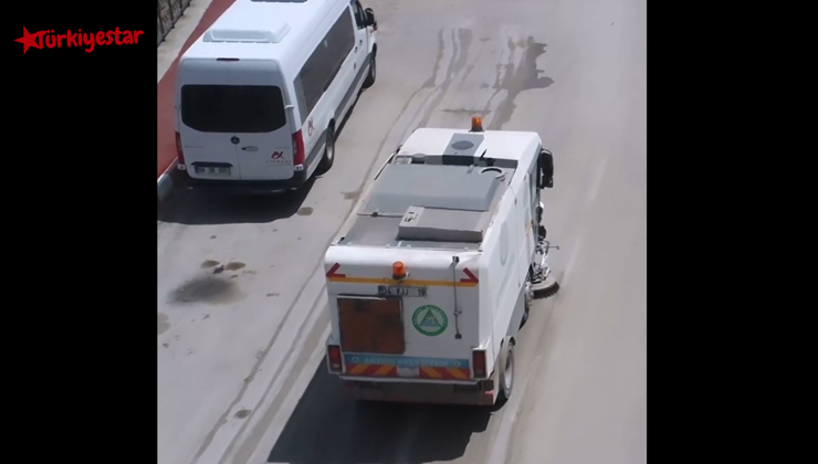 Artvin Belediyesi, şehrin her köşesini daha güzel ve temiz hale getirmek amacıyla çalışmalarına hız kesmeden devam ediyor.