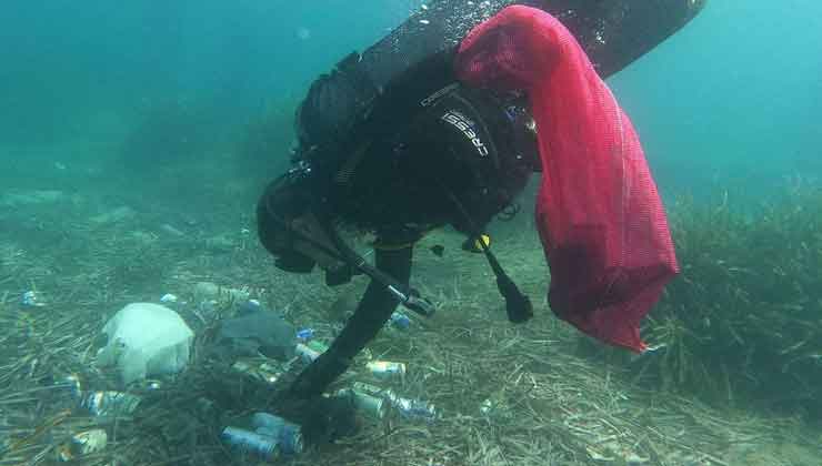 Bodrum'da Deniz Dibi Temizliği