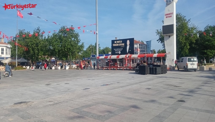 Şarköy ilçe meydanının düzenleme çalışmaları, Tekirdağ Büyükşehir Belediyesi ekipleri tarafından tamamlandı.