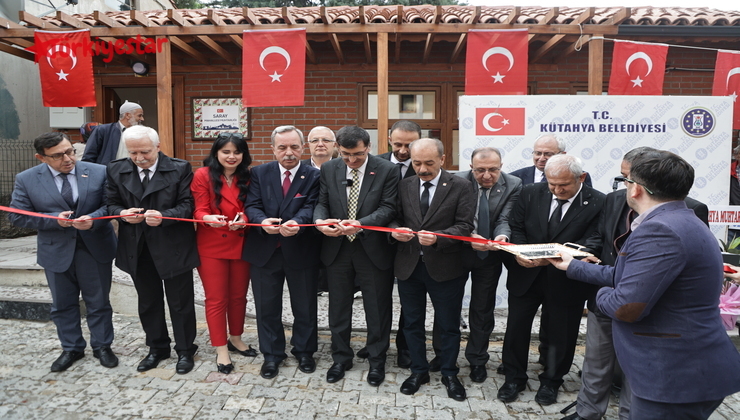 Kütahya Belediye Başkanı Eyüp Kahveci, Saray Mahallesi yeni muhtarlık hizmet binasının açılışını gerçekleştirdi.