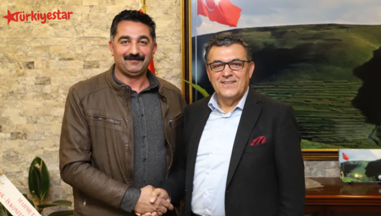 Ardahan Şoförler ve Otomobilciler Odası Başkanı Asim Özer, Ardahan Belediye Başkanı Faruk Demir’e hayırlı olsun ziyaretinde bulundu.