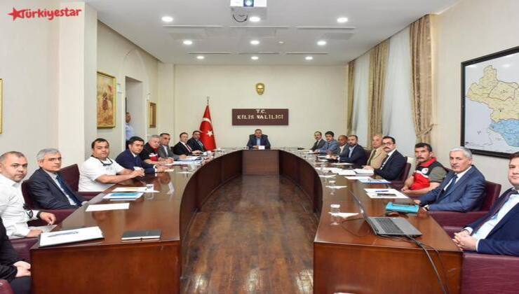 Kilis Belediye Başkanı Hakan Bilecen, Kilis Valisi Tahir Şahin’in başkanlığında ve ilgili kurum temsilcilerinin katılımlarıyla gerçekleştirilen atık suların tarımsal sulamada kullanımına ilişkin değerlendirme toplantısına katılım sağladı.