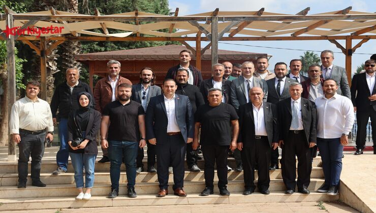 Kilis Belediye Başkanı Av. Hakan Bilecen, başkan yardımcıları ile birlikte basın mensupları ile buluştu.