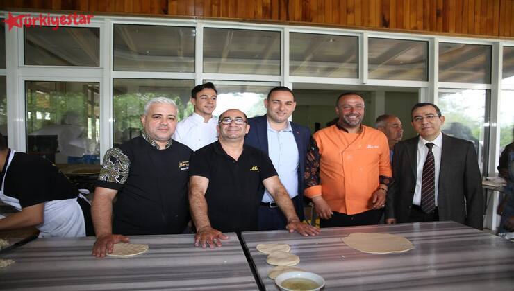 Kilis Belediye Başkanı Hakan Bilecen, Geleneksel Kilis Katmeri Günü’nde Kilisli hemşehrileriyle bir araya geldi.