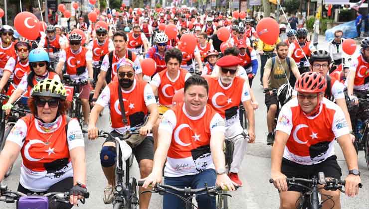 19 Mayıs Kadıköy'de Coşku İle Kutlandı