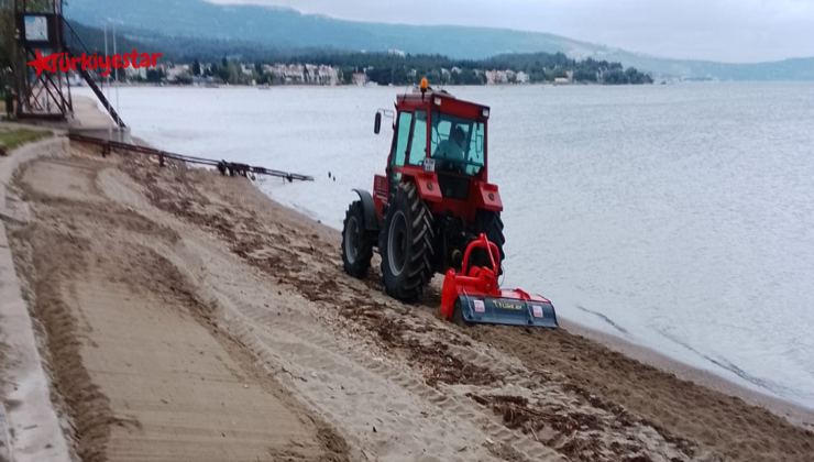 Çanakkale genelindeki temizlik faaliyetlerinin bir parçası olan sahil temizlikleri de ekipler tarafından rutin olarak gerçekleştiriliyor.