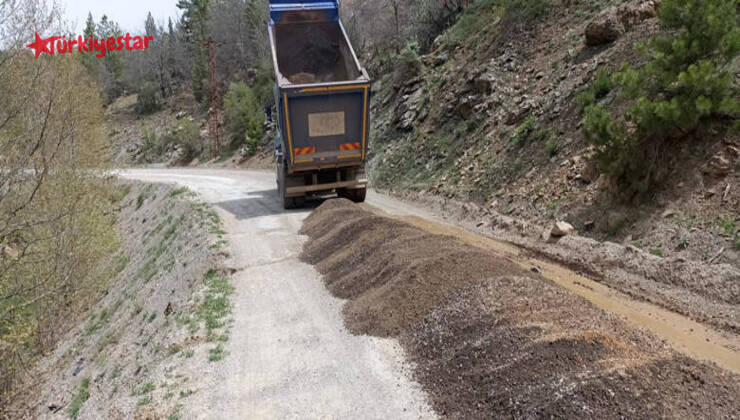 Antalya Büyükşehir Belediyesi Alanya, Gündoğmuş ve Akseki kırsalında yaz mesaisini sürdürüyor. Kış ayında bozulan yayla yollarında bakım ve onarım çalışması yapılıyor.