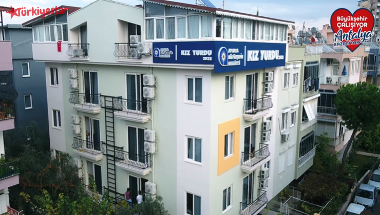 Antalya'da eğitimde fırsat eşitliği sağlamak amacıyla açılan 5 yeni öğrenci yurdu, öğrencilerin barınma ihtiyacını karşılayarak önemli bir ihtiyaca cevap veriyor.