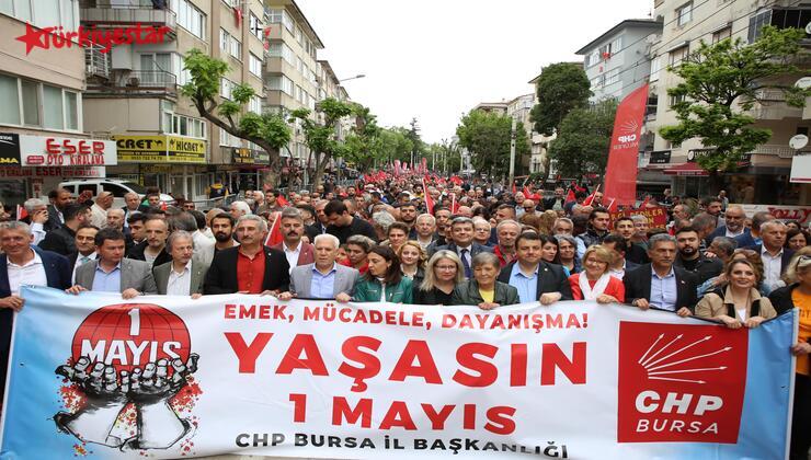 Bursa Büyükşehir Belediye Başkanı Mustafa Bozbey, Bursa’da 1 Mayıs İşçi Bayramı dolayısıyla sendikaların, sivil toplum kuruluşların ve siyasi partilerin katılımıyla düzenlenen yürüyüşe katıldı.