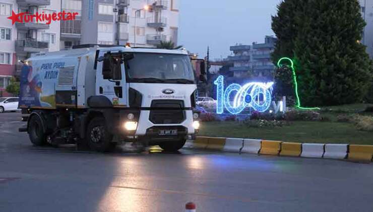 Aydın Büyükşehir Belediyesi’ne bağlı temizlik ekipleri, Aydın kent genelinde çalışmalarını sürdürüyor.