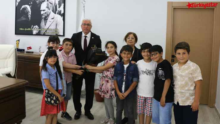 Haydar İkizer, Öğrencilere Söz Verdi
