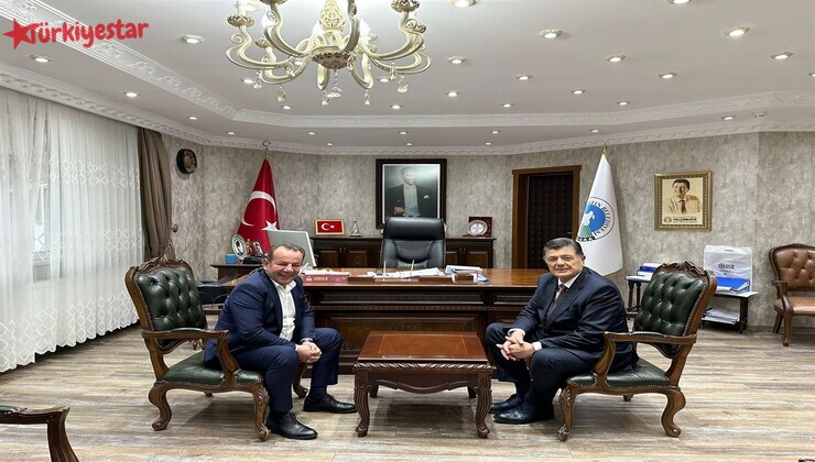 Bartın Belediye Başkanı M. Rıza Yalçınkaya, Bolu Belediye Başkanı Tanju Özcan, Önceki Dönem Çanakkale Mv. Ahmet Küçük ve Eşi, Burdur Mv. Ramazan Kerim Özkan ve Eşi, Kırklareli Mv. Yavuz Altınorak ve Eşi, Edirne Mv. Rasim Çakır ve Eşi ile Ali ve Dursun Poyraz’ı makamında ağırladı.