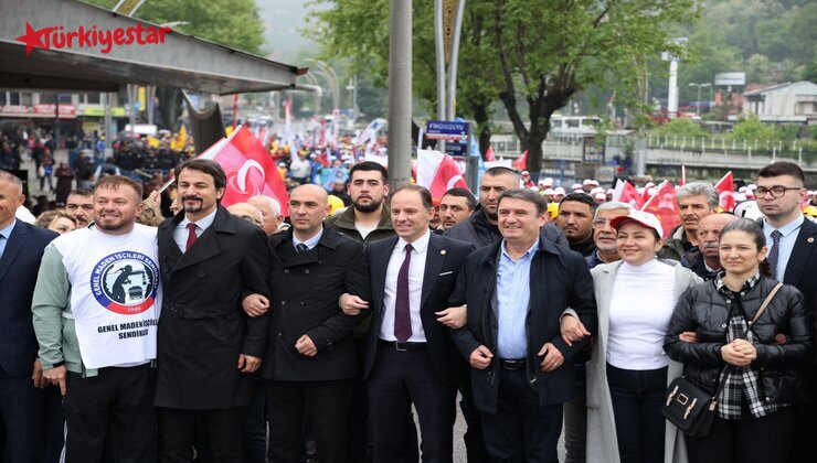 Zonguldak Belediye Başkanı Tahsin Erdem, 1 Mayıs Emek ve Dayanışma Günü dolayısıyla İstasyon Caddesi’nden başlayan kortej yürüyüşü ve Madenci Anıtı’nda devam eden kutlama etkinliklerine katıldı.