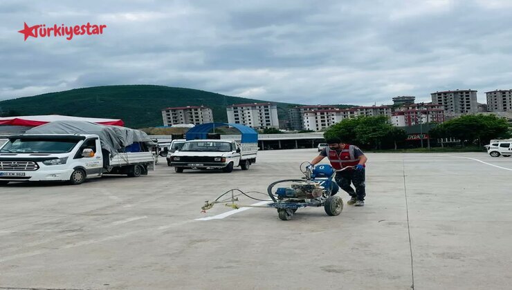Amasya Meyve ve Sebze Hali'nde gerçekleştirilen yenileme çalışmaları kapsamında, silinen yerlerin çizgi ve boyama işlemleri tamamlandı.