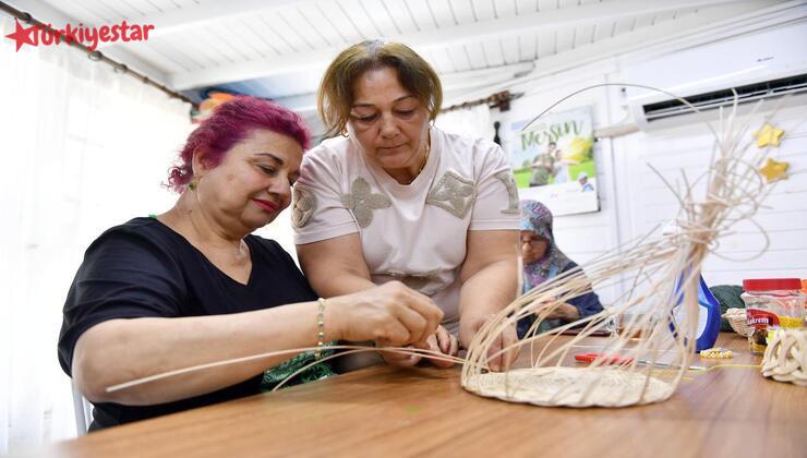 Özel gereksinimli çocukların ihtiyaçlarını karşılamak için açtığı merkezlerle onların sosyal ve psikolojik gelişimlerine katkı sunan Mersin Büyükşehir Belediyesi, bu süreçte özel gereksinimli çocukların ailelerini de unutmuyor.