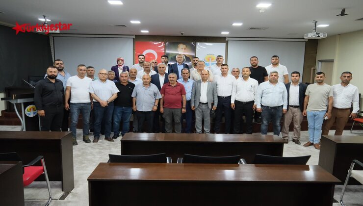 Adana Büyükşehir Belediye Başkanı Zeydan Karalar, Seyhan ve Yüreğir'de görev yapan muhtarları ağırladı.