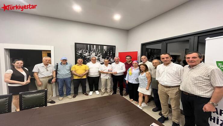 Artvin Belediye Başkanı Bilgehan Erdem, Artvinliler Hizmet Vakfı Başkanı Esen Yağcı'yı ziyaret ederek Kafkasör Festivaline davet etti.
