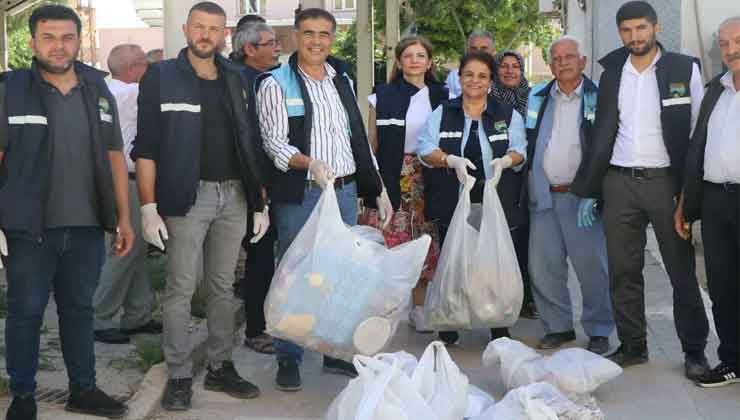 Bozova Eş Başkanlarından Temizlik Çalışması