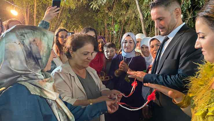 Kapıkayalı Genç Çiftin Mutluluğuna Ortak Oldu