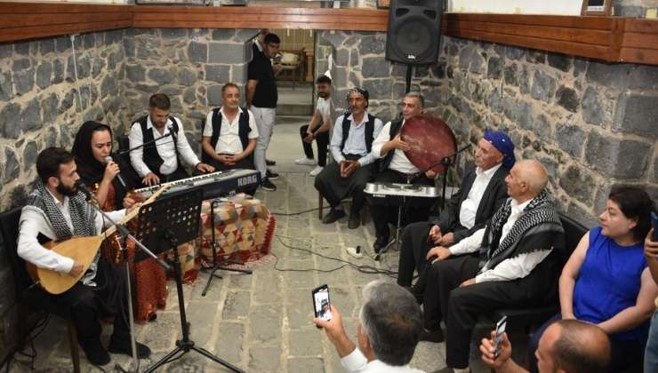 Siverek'te Dengbej Evi Açıldı