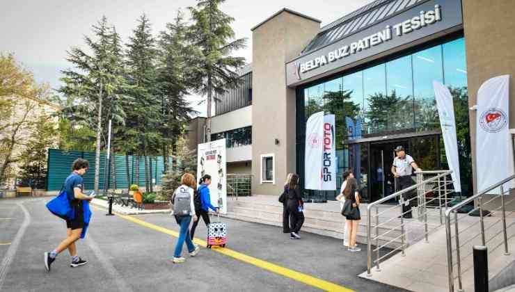 Ankara'nın Buz Pateni Pisti Yenilendi